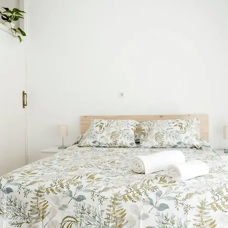 A 100m Del Ayuntamiento *