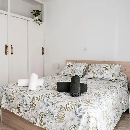 A 100m Del Ayuntamiento